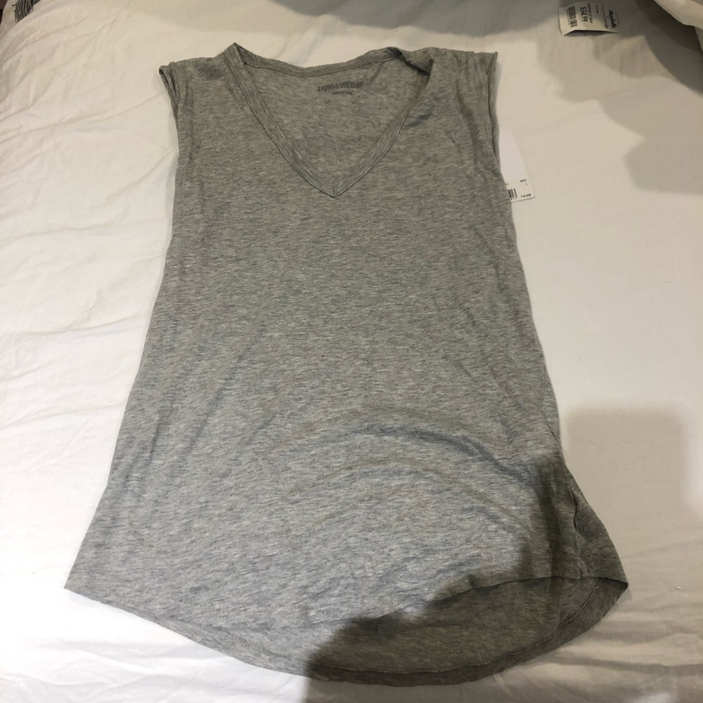 Gray tank with sequence skull on back